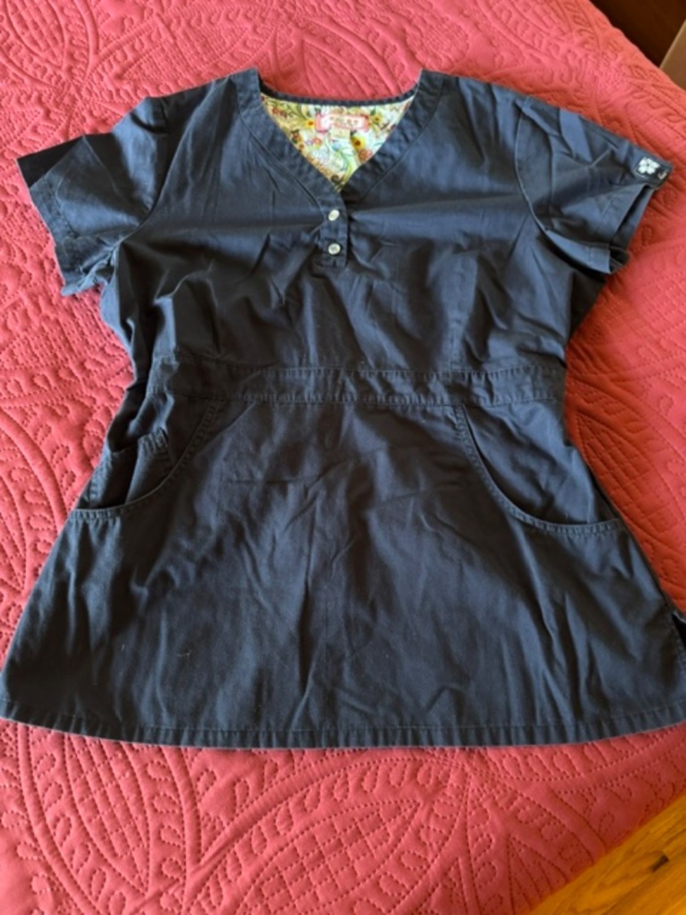 Navy blue scrub top/button top/elastic waste/ Large /pockets in front - Picture 4 of 5
